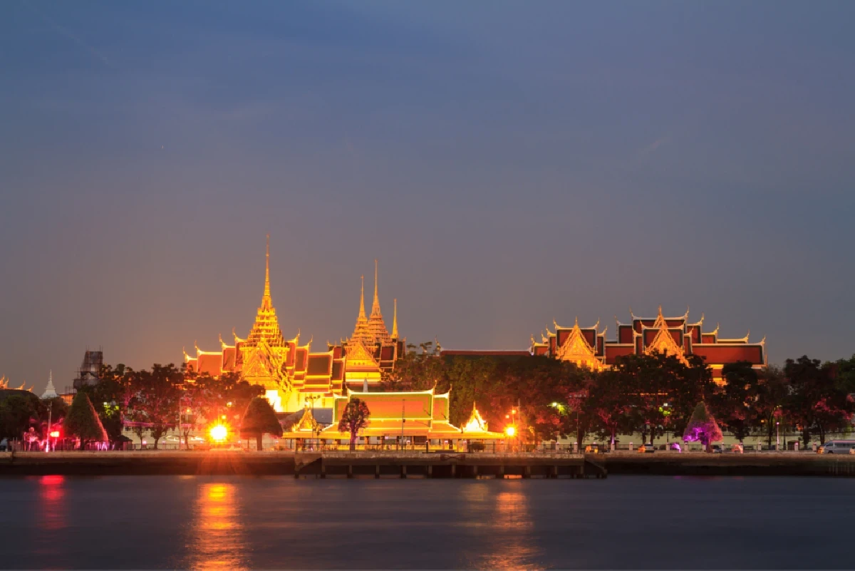 Amazing Chaophraya Dinner Cruise Experience - Image 9