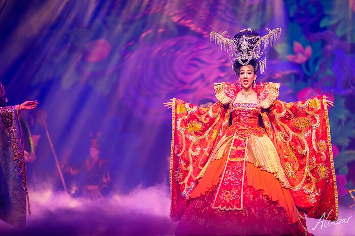 Alcazar Cabaret Show Pattaya - Image 4